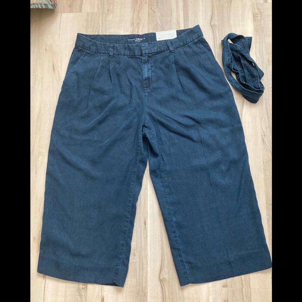 Chico’s Soft Denim Wide Leg Crop Sz 12. NWT